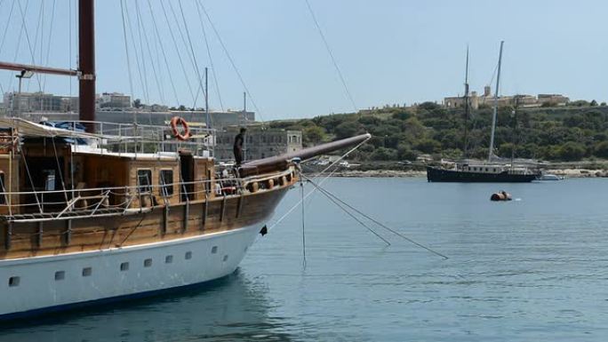 帆船在马耳他斯利马的港口