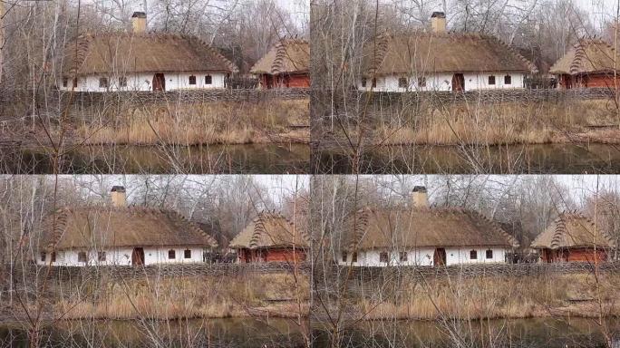 茅草屋顶的乌克兰小屋