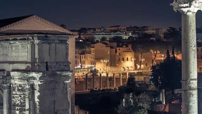 罗马论坛和夜间交通的延时视频。意大利罗马