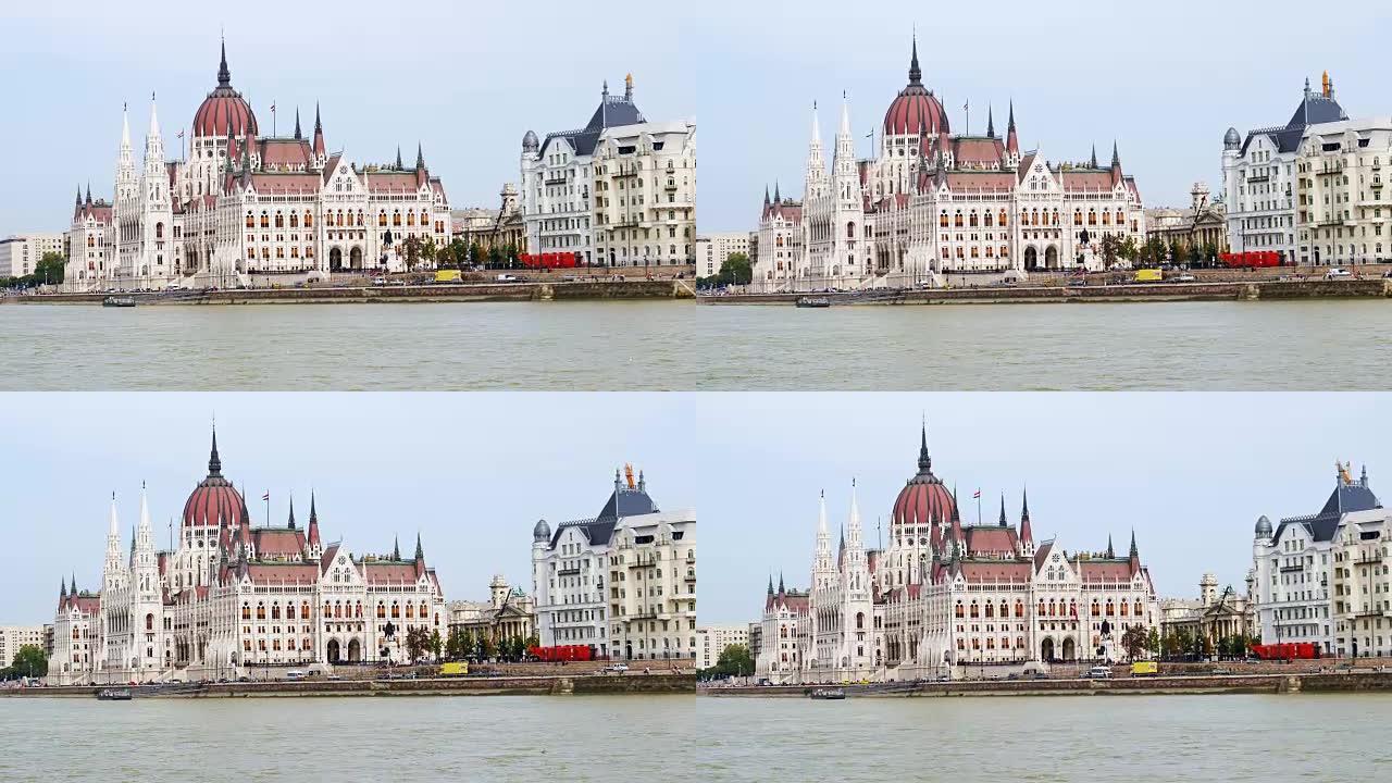 从游船上看布达佩斯害虫河岸和国会大厦