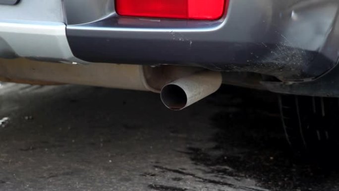 排气管运行汽车