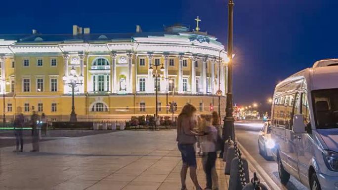 俄罗斯宪法法院的建筑在彼得一世纪念碑附近延时，是鲍里斯·叶利钦 (Boris Yeltsin) 的图