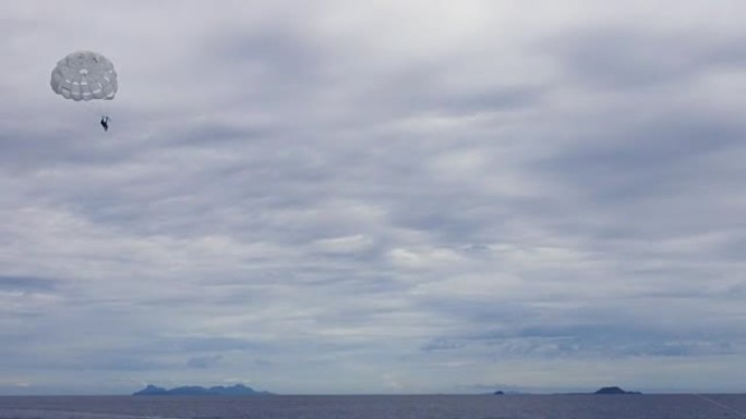 斐济Mamanucas群岛的滑翔伞活动的轮廓