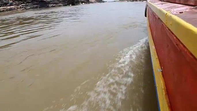 Maekhong河上运输的大船
