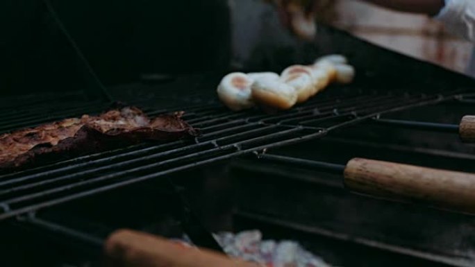 私人聚会中的餐饮