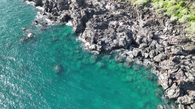 4K原视频航拍火山石海岸线
