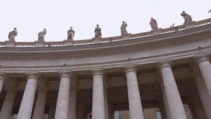 罗马梵蒂冈的周围柱子