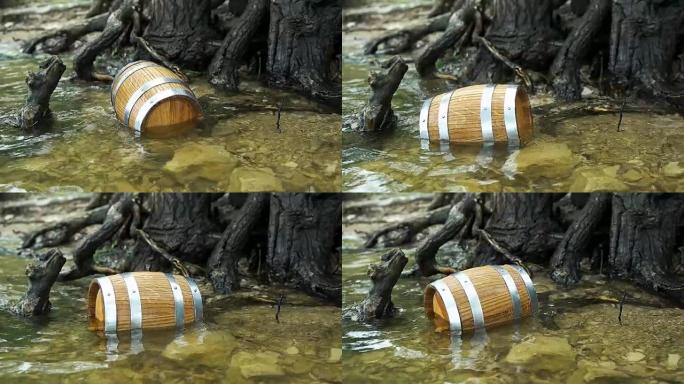 一桶木头漂浮在海中的波浪上