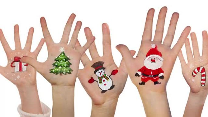 孩子的手举起，上面画着圣诞符号。圣诞背景