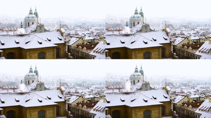 冬季雪地下的布拉格城市屋顶，建筑物和纪念碑的景色