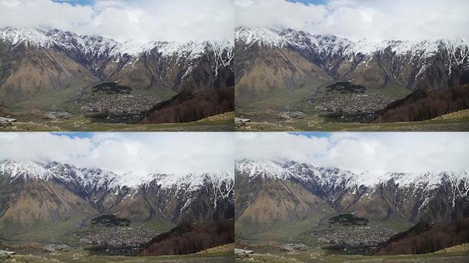 格鲁吉亚的卡兹贝吉山脉雪峰景观