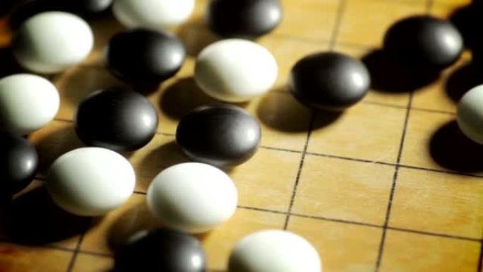 多莉拍摄的围棋棋盘游戏