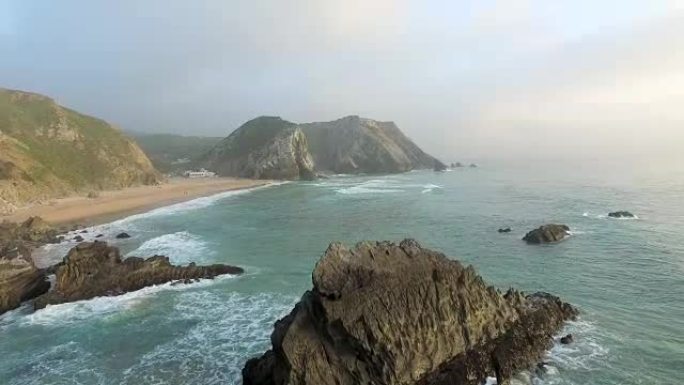 葡萄牙海岸的普拉亚达阿德拉加景色