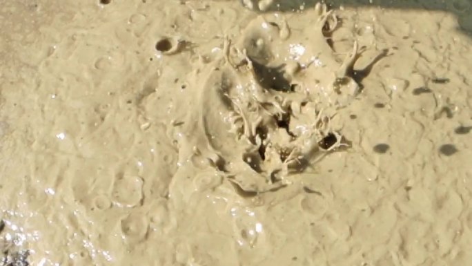 泥浆注浆混合流动丝滑浆液滴下粪浆材料混合