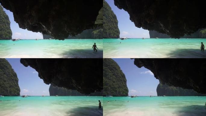 泰国披披岛美丽的热带海滩和洞穴石灰岩山