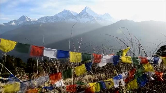 尼泊尔潘山的景色