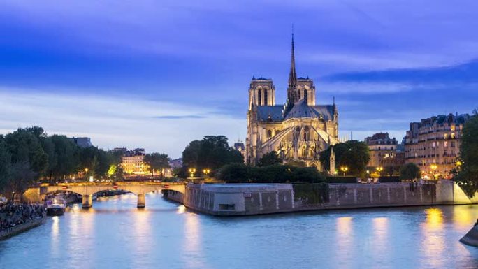 巴黎圣母院大教堂和塞纳河夜晚