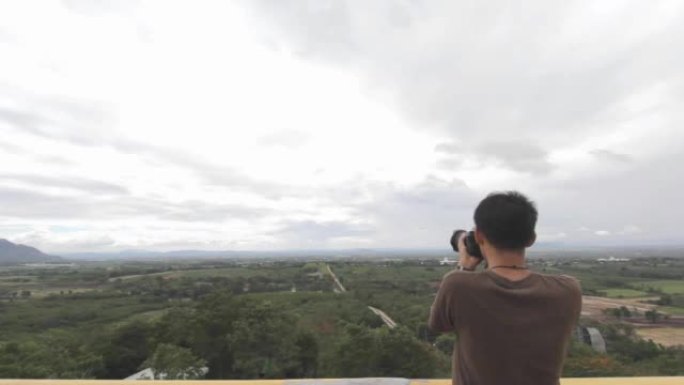 摄影师在Wat Tham Phrathat Khao Prang的风景，视频高清