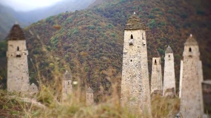 Ingush定居点Dzheyrakh附近的历史悠久的watch望塔。