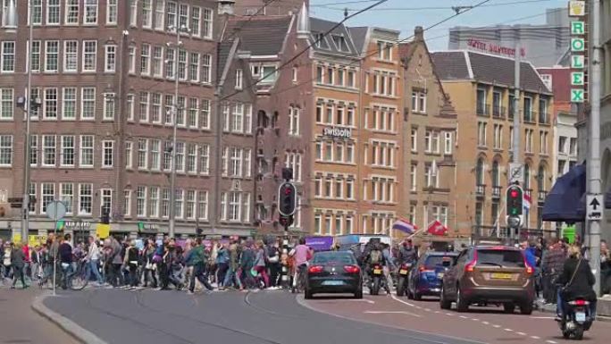 阿姆斯特丹市繁忙的主干道