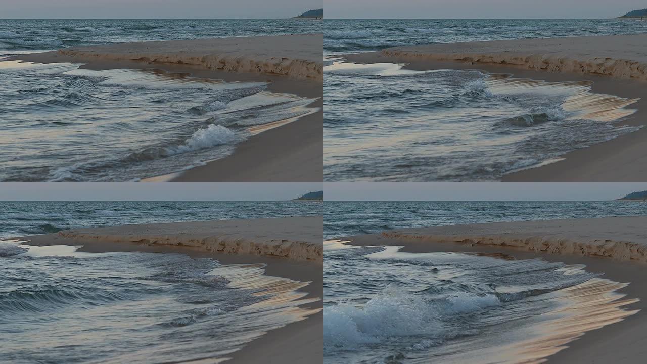 沙子吐在水面上