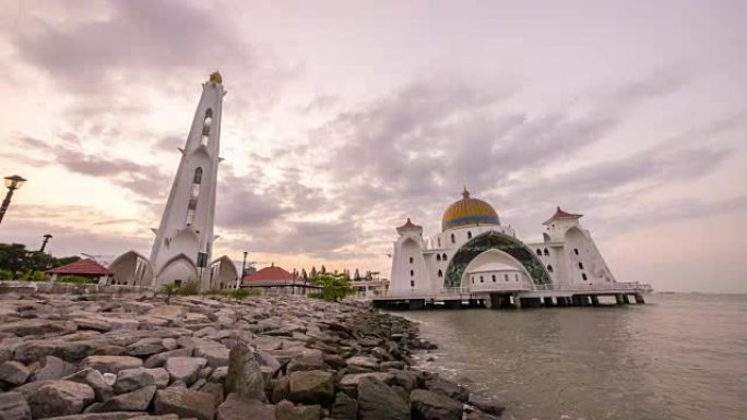 马六甲海峡清真寺美丽日出的延时4k镜头
