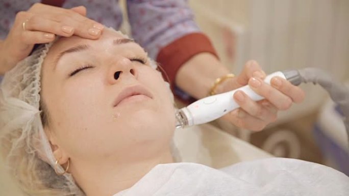 美容诊所的微晶换肤疗法