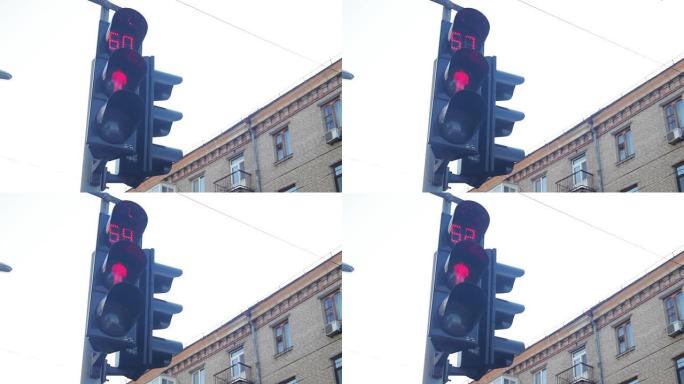 十字路口的交通信号灯