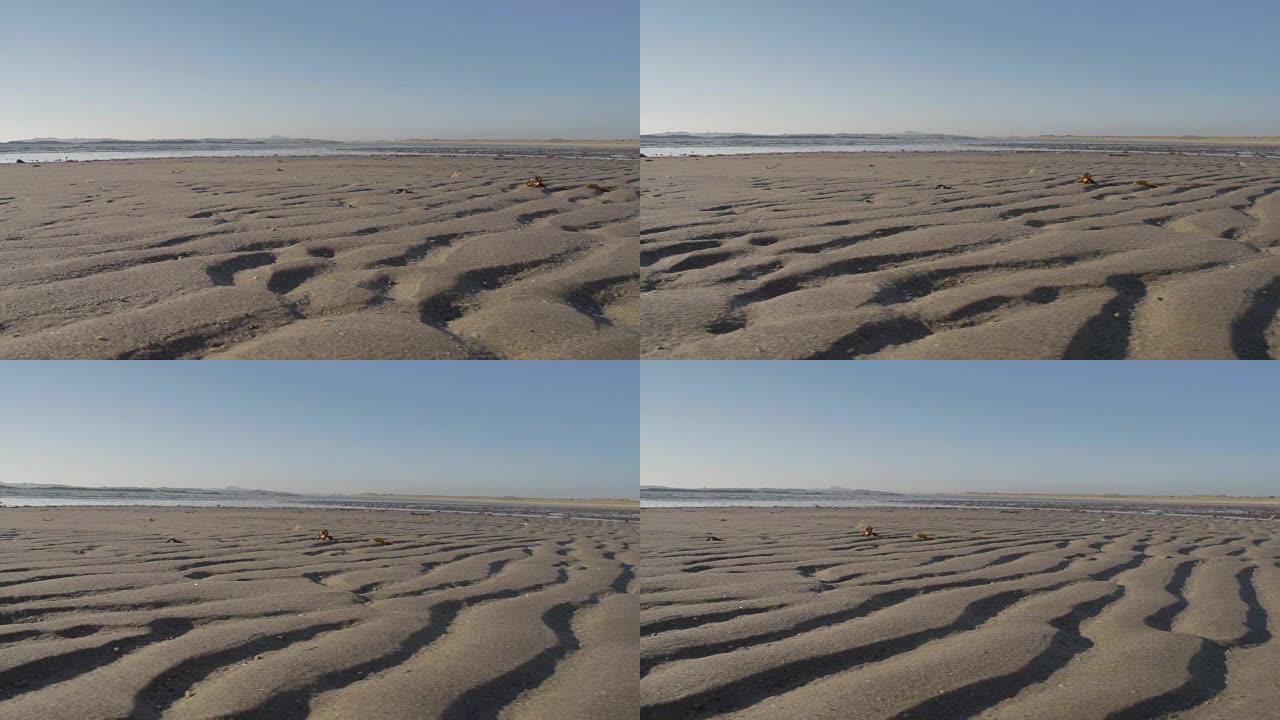 Rhosneigr海滩上的潮汐沙浪