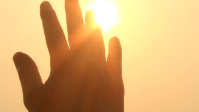 手和太阳