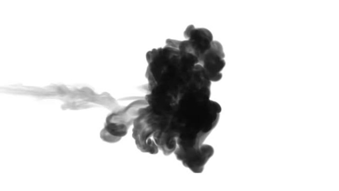 一股墨水流，注入黑色染料云或烟雾，墨水以慢动作注入白色。黑色染料在水中飞溅。漆黑的背景或烟雾背景，用