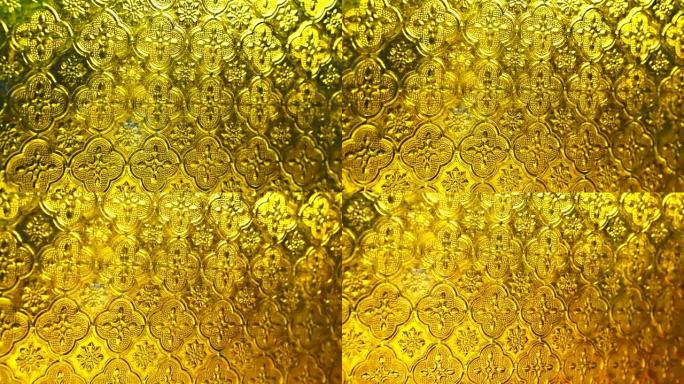 黄色亚洲经典复古风格染色玻璃。用于当代建筑装饰
