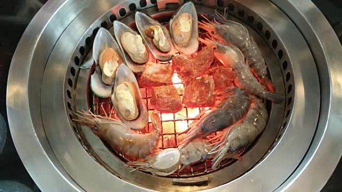 韩国烤肉炉配沙可鱼、生虾、贻贝、排骨