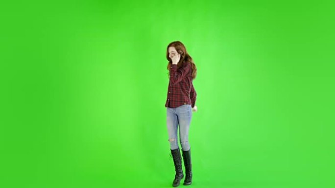 高加索女性工作室绿屏孤立性感紧身20s 4k休闲牛仔裤