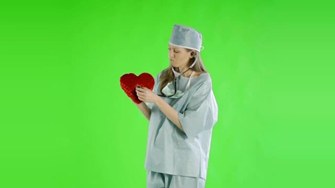 白人妇女greenscreen削减了医生保健护士的磨砂膏