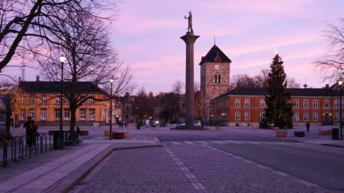 挪威特隆赫姆中心的夜景，建立镜头