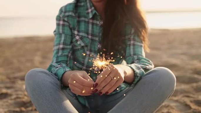 快乐和兴奋的女人庆祝的慢动作剪辑