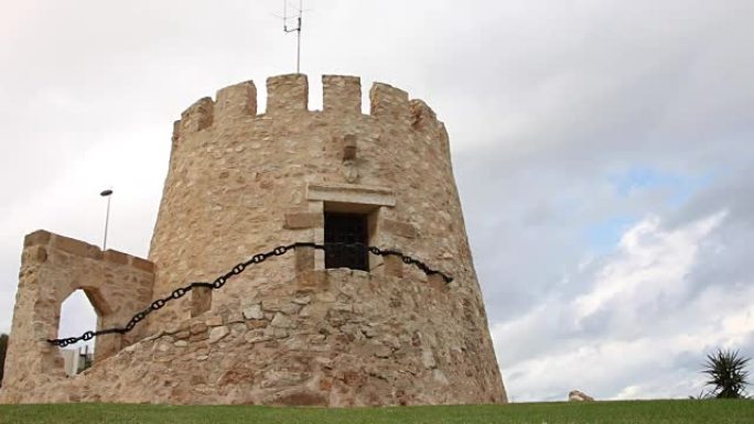 西班牙地中海海岸线上的旧watch望塔的延时