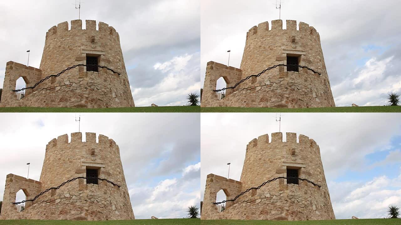 西班牙地中海海岸线上的旧watch望塔的延时