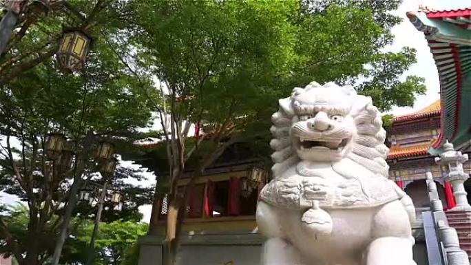 泰国中国寺庙里的中国狮子。(平移拍摄)