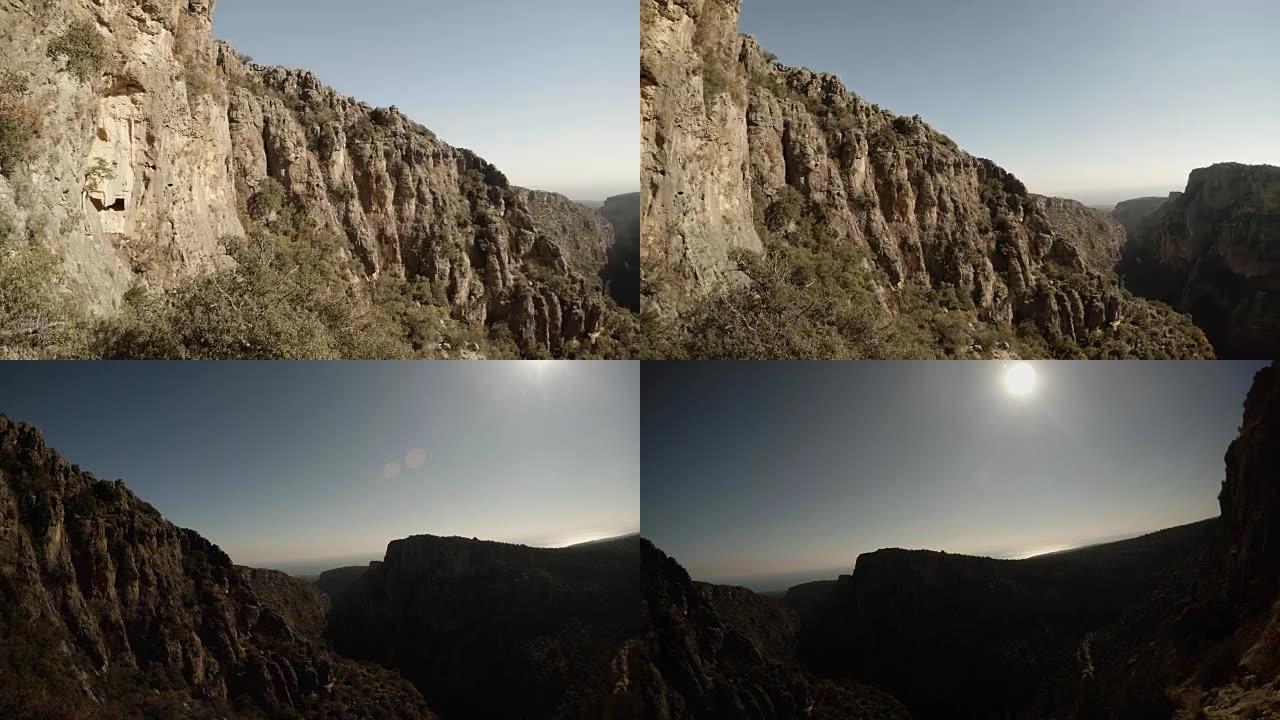 圆形全景岩石与洞穴峡谷Seytanderesi晴天亚当卡亚拉尔梅尔辛省土耳其
