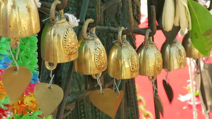 祈祷钟-寺庙的装饰