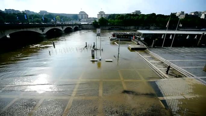 在一周的洪水中，塞纳河水位在30年高位后降至正常水平