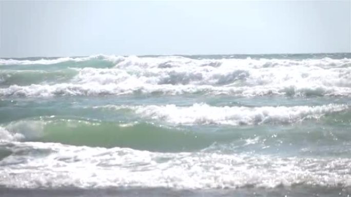 真实慢动作中的海浪视频