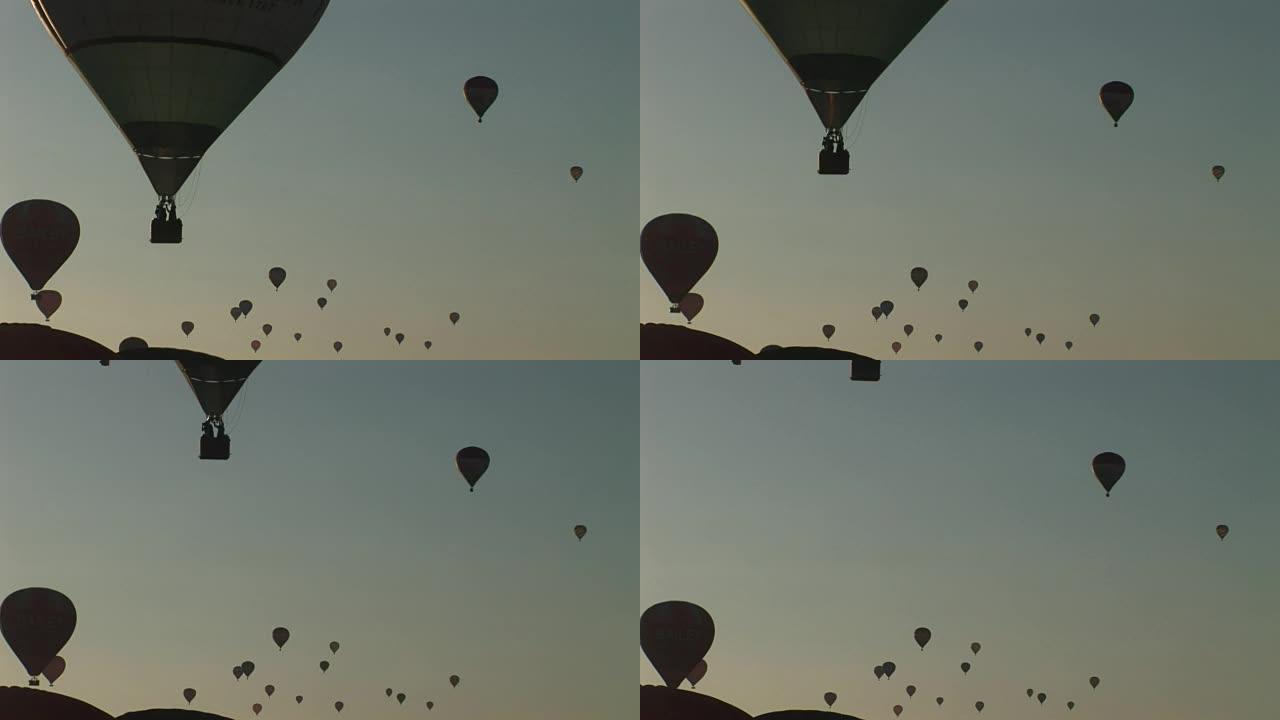 空中的剪影热气球