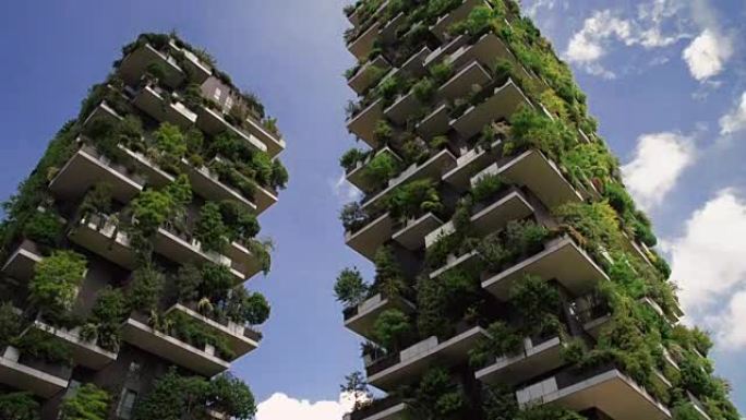 Verticale。两座久负盛名的建筑，种植了超过1000种三种植物的标本，与周围的绿色融为一体