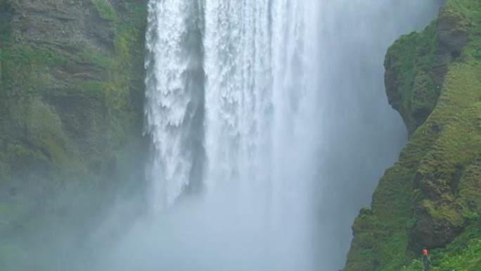 冰岛最著名的瀑布之一Skodafoss的景色