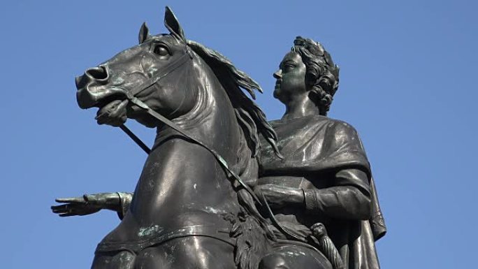 圣彼得堡参议院广场上的彼得一世纪念碑。青铜骑士。4K。