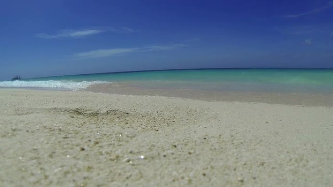 绿松石海，从沙子看