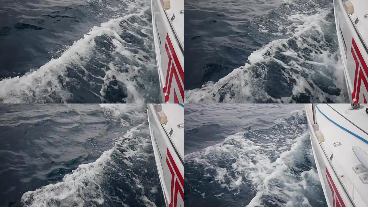 希腊海浪背景下的白色船甲板。